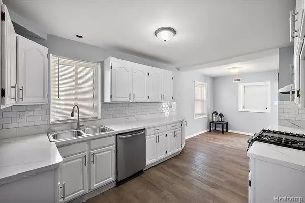 1167 E HUDSON Avenue, Madison Heights, MI 48071