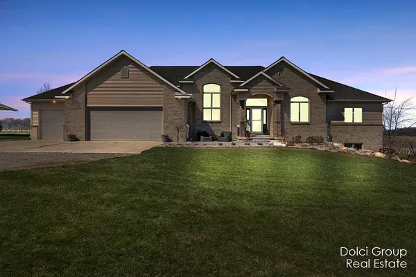 8875 Peach Ridge NW Avenue, Sparta, MI 49345