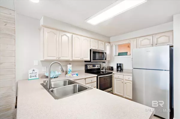 633 W Beach Boulevard #504, Gulf Shores, AL 36542