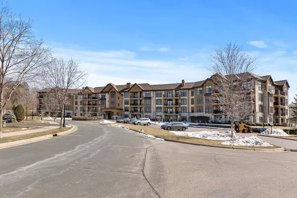 1320 Riverside LN #406, Mendota Heights, MN 55118