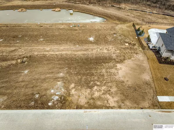 3313 S 206 Street, Omaha, NE 68022