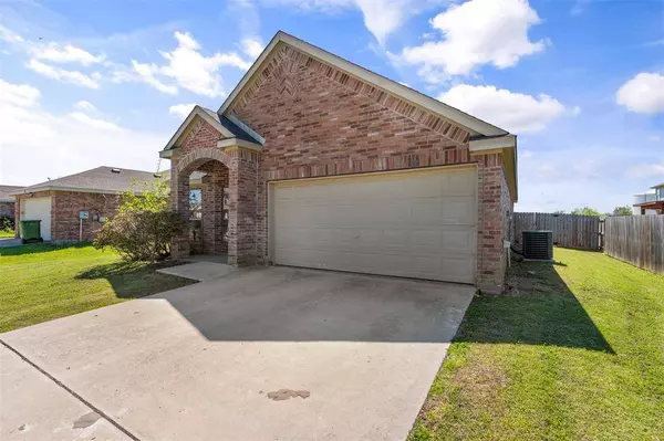 140 Pintail Lane, Sanger, TX 76266