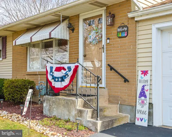 4342 CHETWIN TER, Easton, PA 18045