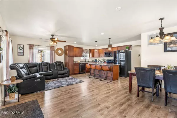 1512 Roosevelt Ave Ave, Yakima, WA 98902