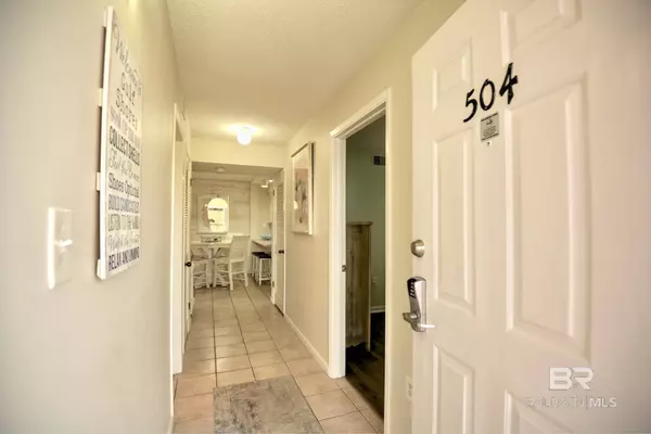 633 W Beach Boulevard #504, Gulf Shores, AL 36542