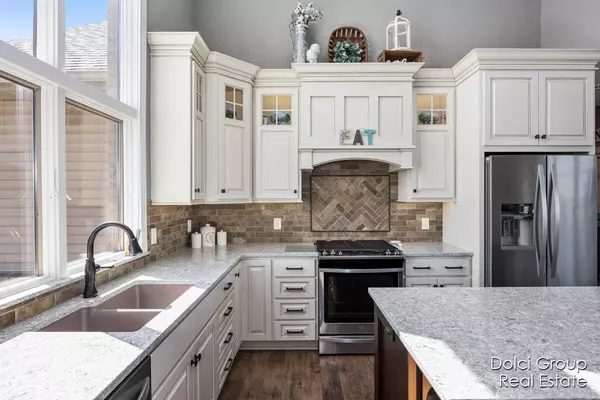 8875 Peach Ridge NW Avenue, Sparta, MI 49345