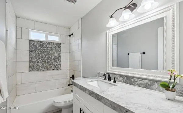 3341 W CINNABAR Avenue, Phoenix, AZ 85051