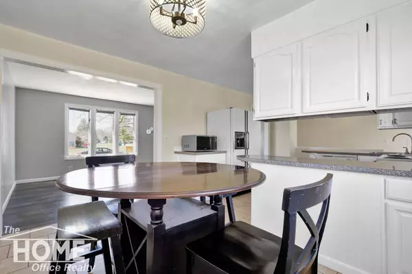 411 White Oak Drive, Perry, MI 48872