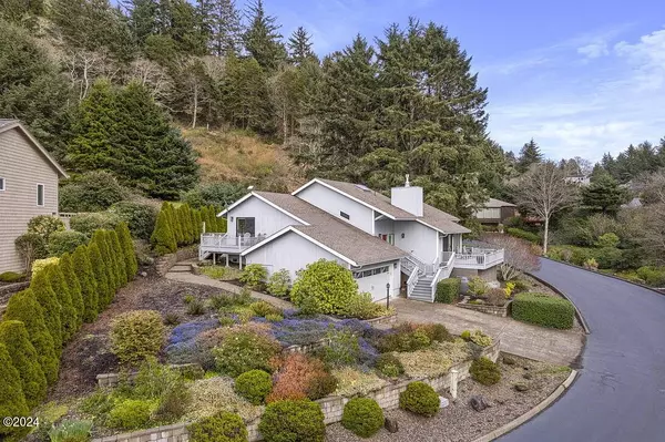 206 Sea Crest WAY, Otter Rock, OR 97369