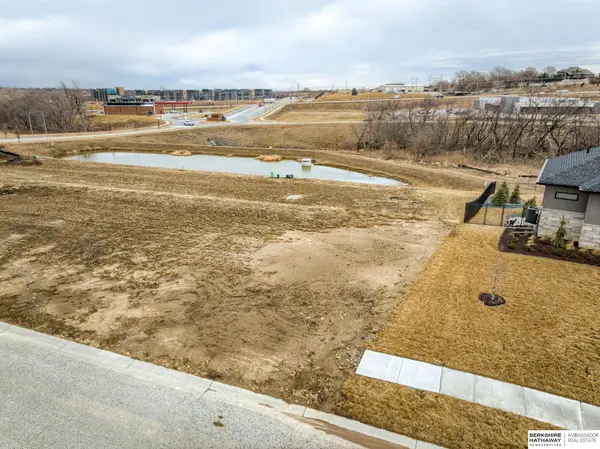 3313 S 206 Street, Omaha, NE 68022