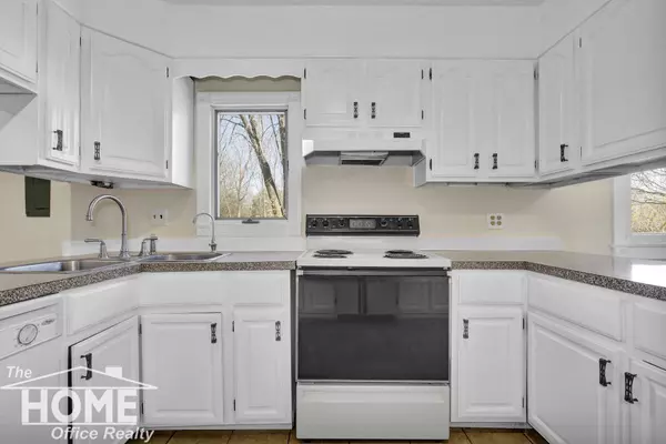 411 White Oak Drive, Perry, MI 48872