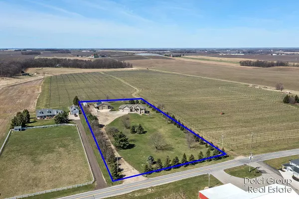 8875 Peach Ridge NW Avenue, Sparta, MI 49345