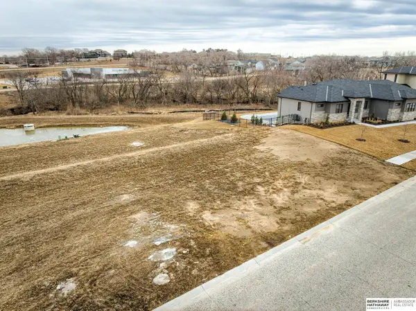 3313 S 206 Street, Omaha, NE 68022