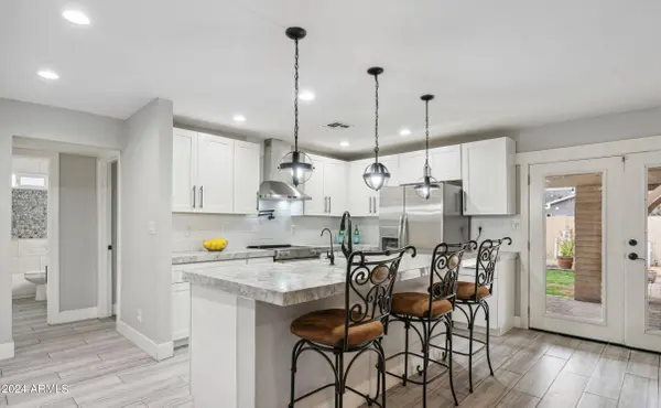 3341 W CINNABAR Avenue, Phoenix, AZ 85051