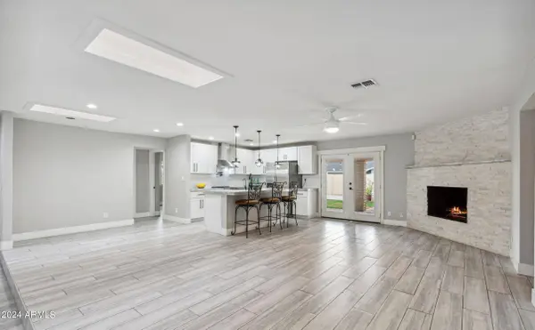 3341 W CINNABAR Avenue, Phoenix, AZ 85051