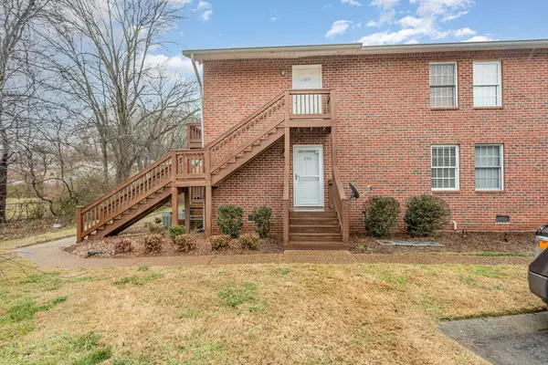 206 Brooke Castle Dr, Hermitage, TN 37076