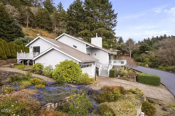 206 Sea Crest WAY, Otter Rock, OR 97369