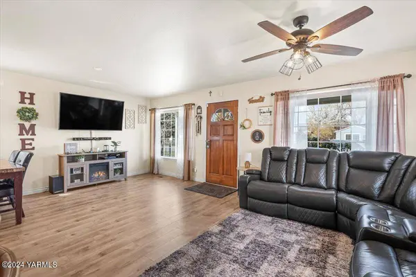 1512 Roosevelt Ave Ave, Yakima, WA 98902