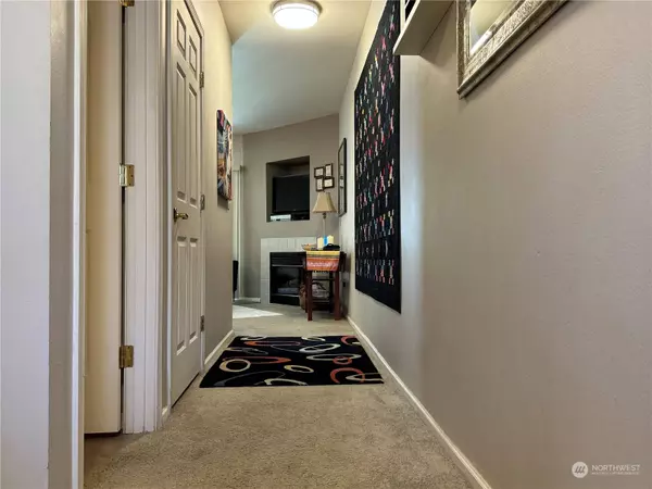 31900 104th AVE SE #D-104, Auburn, WA 98092