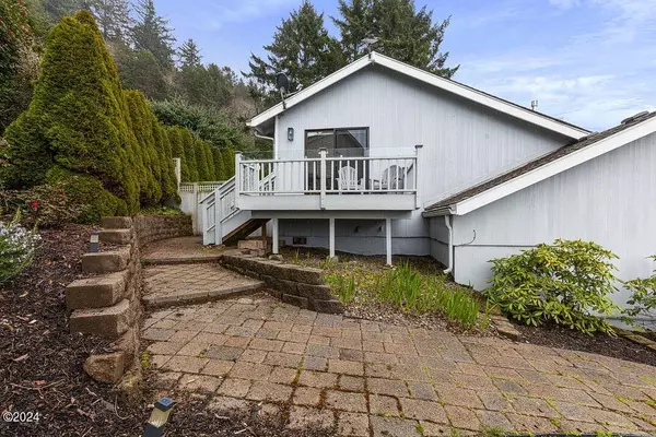 206 Sea Crest WAY, Otter Rock, OR 97369
