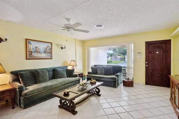 873 N BEL AIR DR, Plantation, FL 33317