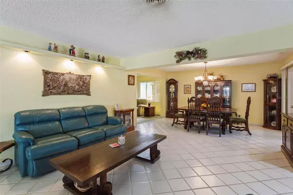 873 N BEL AIR DR, Plantation, FL 33317