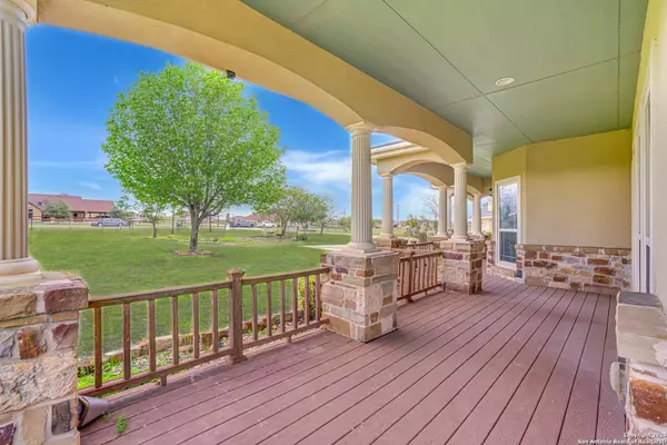 158 triple r, La Vernia, TX 78121