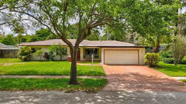 873 N BEL AIR DR, Plantation, FL 33317