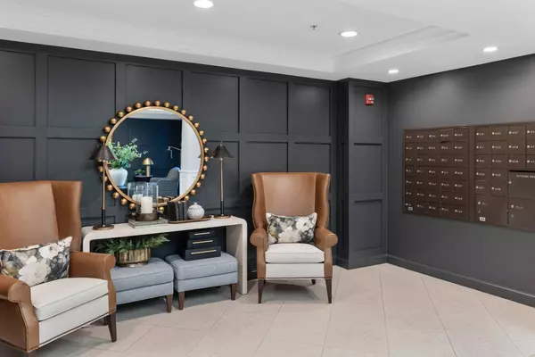 1320 Riverside LN #406, Mendota Heights, MN 55118