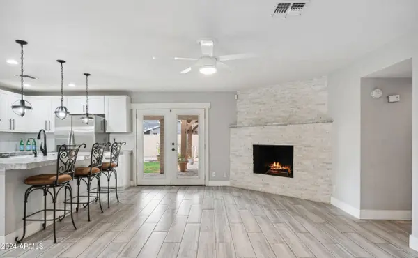 3341 W CINNABAR Avenue, Phoenix, AZ 85051