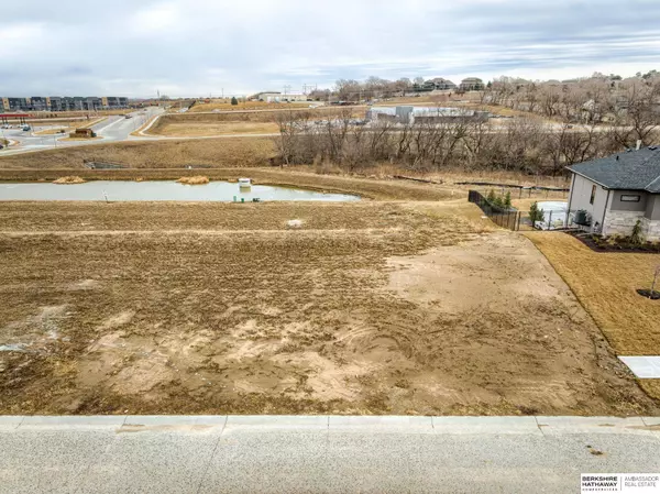 3313 S 206 Street, Omaha, NE 68022