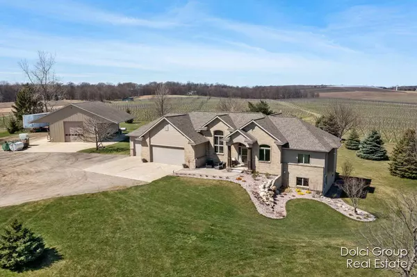 8875 Peach Ridge NW Avenue, Sparta, MI 49345