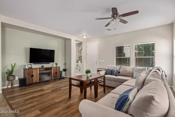 959 S PHEASANT Drive, Gilbert, AZ 85296