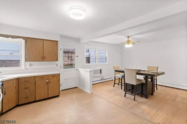 120 Maplewood Ave, Clifton City, NJ 07013