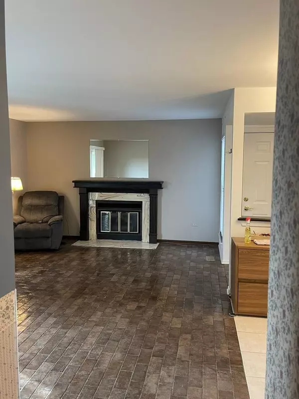 937 Brunswick CIR #937, Schaumburg, IL 60193