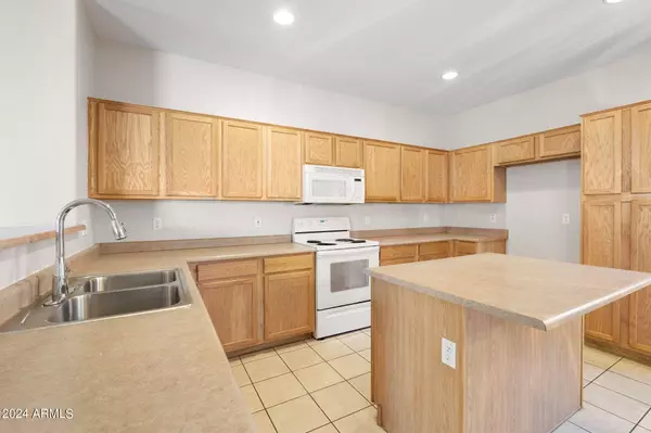 12546 W BIRD Lane, Litchfield Park, AZ 85340