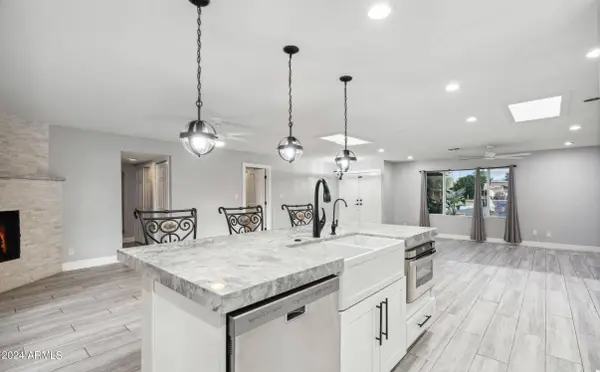 3341 W CINNABAR Avenue, Phoenix, AZ 85051