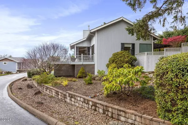 206 Sea Crest WAY, Otter Rock, OR 97369