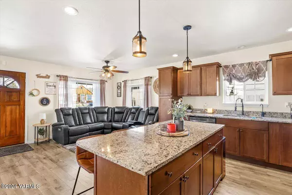 1512 Roosevelt Ave Ave, Yakima, WA 98902