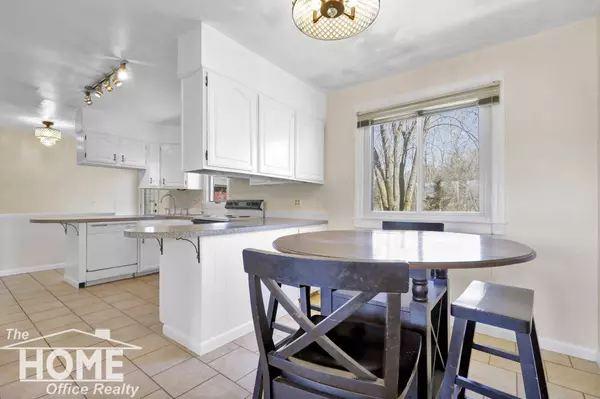 411 White Oak Drive, Perry, MI 48872