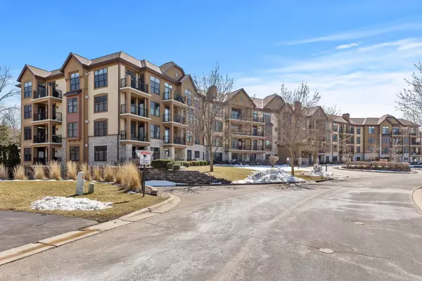 1320 Riverside LN #406, Mendota Heights, MN 55118