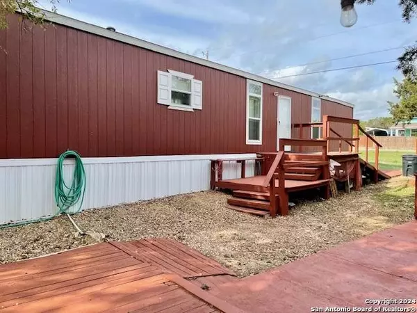 225 Private Road 1509, Bandera, TX 78003