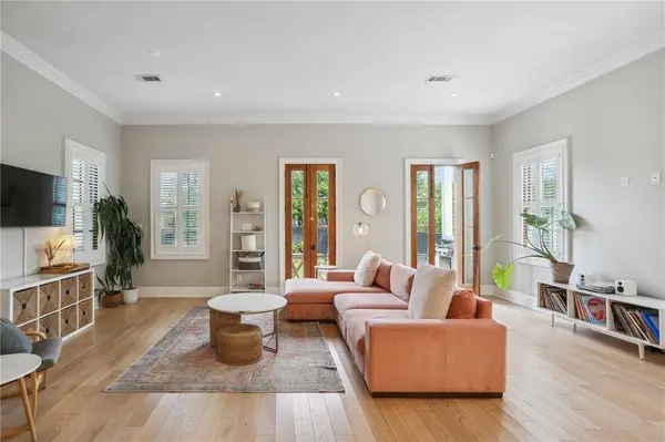 2513 CARONDELET ST, New Orleans, LA 70130