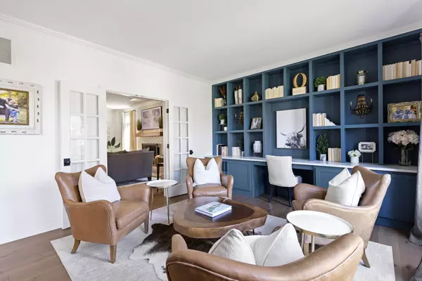 11560 Woods Bay LN, Indianapolis, IN 46236