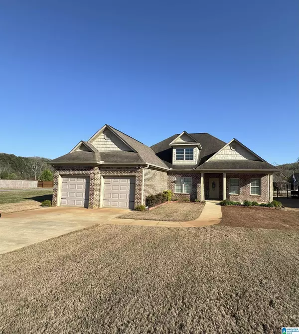 1015 LEGACY COVE S, Springville, AL 35146