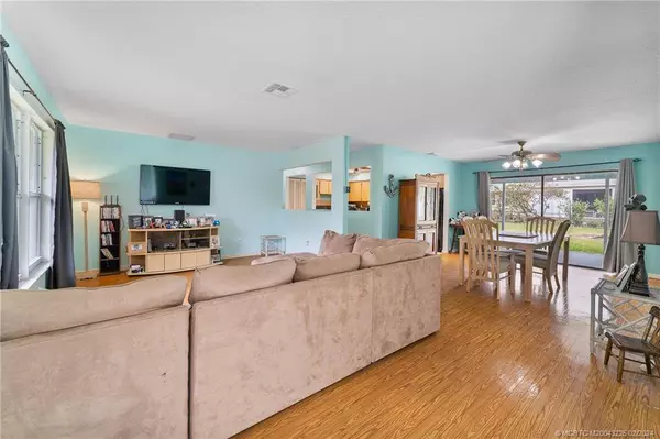 7975 SE Palm ST, Hobe Sound, FL 33455