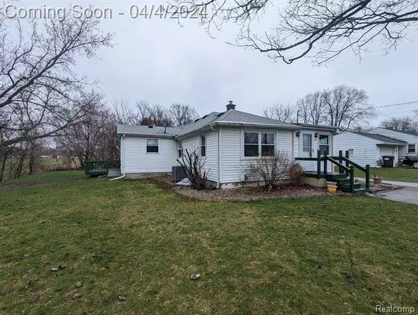510 N BRADY Street, Corunna, MI 48817