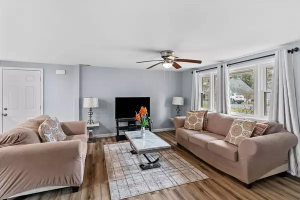 7 Jane Rd, Methuen, MA 01844