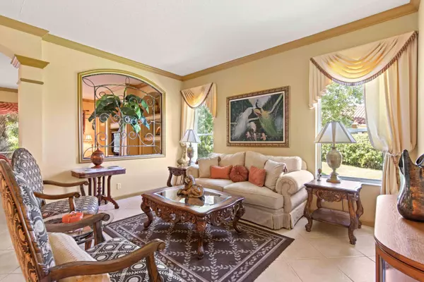 376 NW Castlemaine CT, Port Saint Lucie, FL 34986