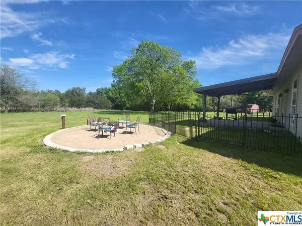 10017 Southshore DR, Salado, TX 76571